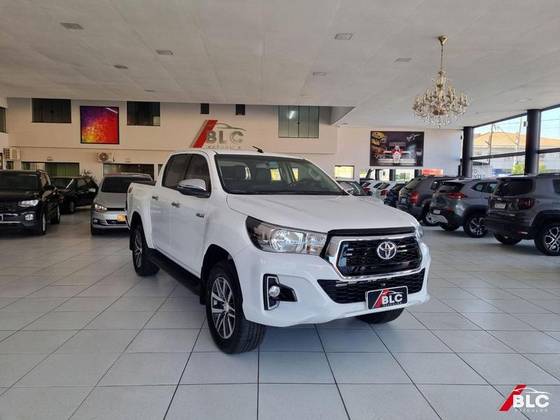 TOYOTA HILUX 2.8 SRV 4X4 CD 16V DIESEL 4P AUTOMÁTICO TOYOTA HILUX 2.8 SRV 4X4 CD 16V DIESEL 4P AUTOMÁTICO
